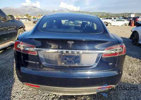 2013 Tesla Model S z USA, uszkodzony, nr VIN 5YJSA1DG2DFP11676